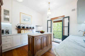 Chic Historical 3 Bedroom in The Rocks #L3, Sydney